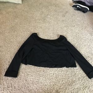 Black long sleeved crop top